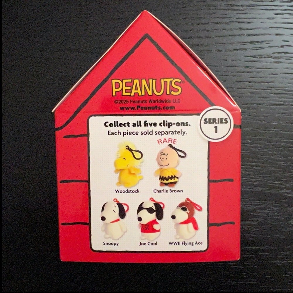 RARE Charlie Brown Peanuts Keychain Series 1 2026 - Picture 4 of 7